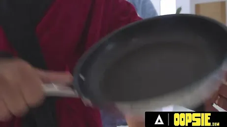 Vilken kuk tjuven har, hon får dig att vilja knulla henne och äta upp henne
