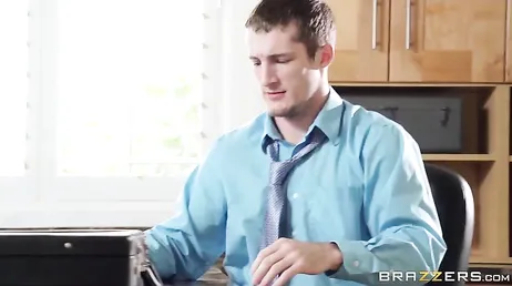 He catches his stepsister showing her pussy on webcam and fucks her
