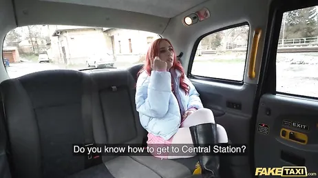 Ich kann schon riechen, wie das Taxirennen mit so einer Frau enden wird.