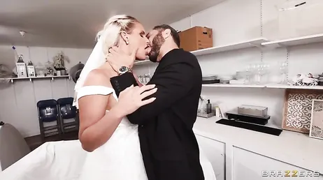 Ele não espera nada, acabou de se casar e já está namorando o cunhado