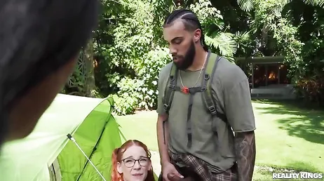 Cosa stanno facendo i miei due amici nella tenda?