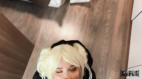 Ik ontmoet een tante en zij komt verkleed als anime