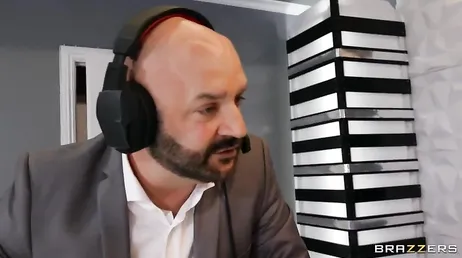 Il direttore della rete è stupito, le sue presentatrici sono lesbiche!