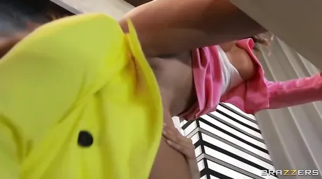 Il direttore della rete è stupito, le sue presentatrici sono lesbiche!