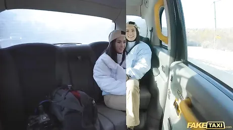 Chaque fois que tu montes dans mon taxi, je dois te frapper fort