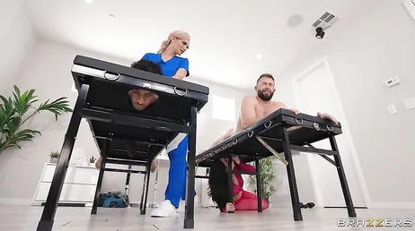 La masseuse gagne un supplément en proposant du sexe aux clients
