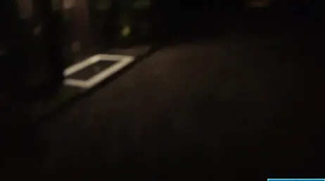 Il ne peut pas s'arrêter de se masturber en regardant ses amis baiser