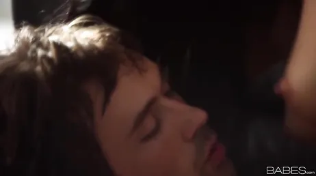 Un bel video che vi lascerà persi e arrapati