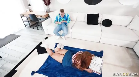 Vår kusin kommer att få en trevlig överraskning i eftermiddag