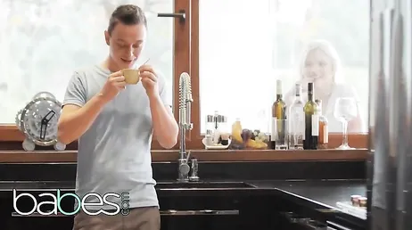 Tanto rincorrerlo..., alla fine gli faccio venire voglia di scoparmi!!