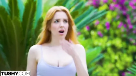 How redheads turn us on, how Scarlett Jones turns us on