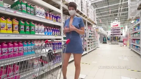 Mijn secretaresse houdt ervan pikken op te warmen in de supermarkt
