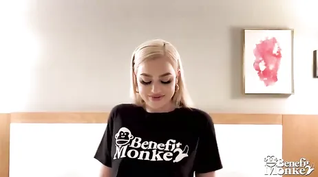He picks her up at a nightclub and ends up fucking her in a hotel.