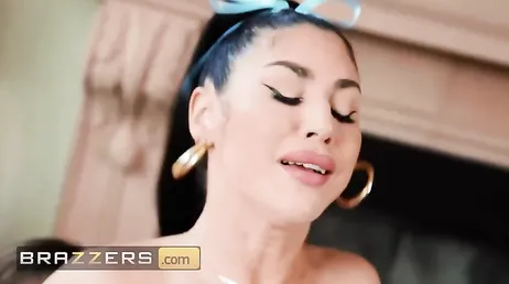 The smell of an unfaithful wife's pussy is incredible: look at that good fuck