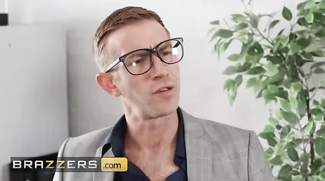 Bitte langsam, dein Penis ist so groß, dass es mir ein bisschen Angst macht.