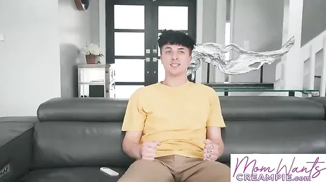 Você está olhando para os meus peitos, certo? Ou estou errada?