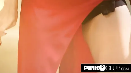 Ze trok haar beste lingerieset aan voor deze porno-drietal