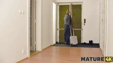 L'entretien d'embauche se termine par une baise incroyable : quelle baise...!!
