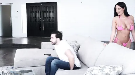 La sœur de ma femme est venue passer quelques jours chez nous : mère de Dieu !!