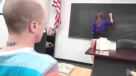 Estoy cansada de lo mal que te portas en clase: come coño y calla