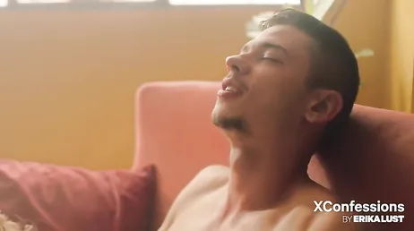 Spanische Hausfrau genießt heimlich den Schwanz ihres Liebhabers