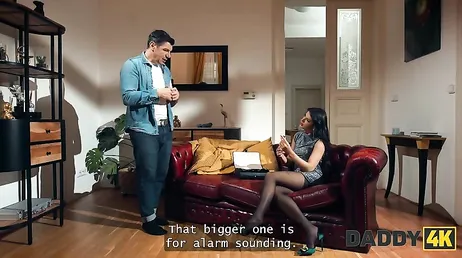 Die Freundin meines Sohnes wirkt so nett... Ich glaube, sie möchte heimlich Sex haben.