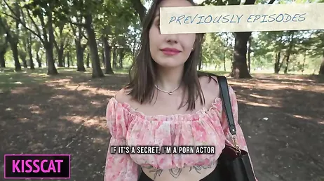 A su novia le encanta hacer de sumisa y que le den polla dura