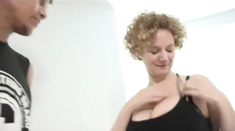 Die Spanierin Merce Palau hat unglaubliche Brüste und liebt es zu ficken.