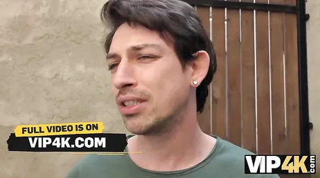 Jovencita infiel se folla al padre de su novio: qué gusto que le da