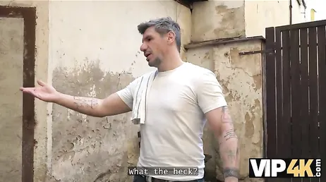 Jovencita infiel se folla al padre de su novio: qué gusto que le da