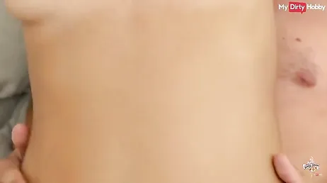 Striking poses at home with his nymphomaniac German girlfriend