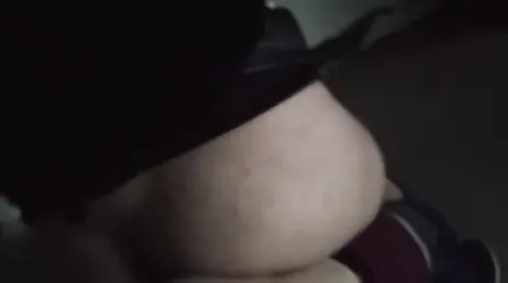 En främling närmar sig henne på gatan och hon ger honom oralsex och låter honom knulla henne.