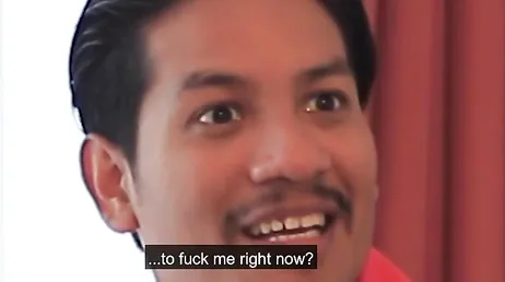 La psicologa no puede evitar tirarse encima del paciente: menudo culo tiene !!