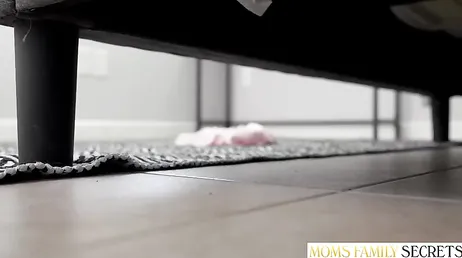 What a great ass his stepmother has... makes you want to give her a good fucking