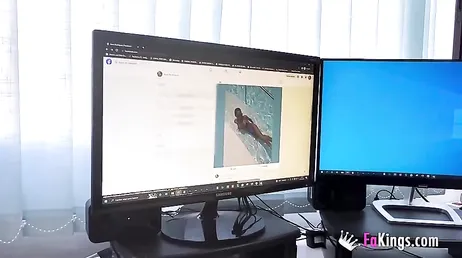 Den spanska modellen Aura Rodriguez uppfyller en students fantasi... och sin egen.