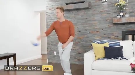 La sorella di mia moglie mi ha palpeggiato davanti ai suoi occhi: che pazza!!