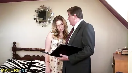 Empresario maduro queda para follar con su nueva discreta amante