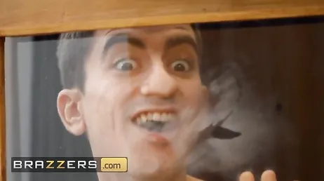 Dos tias buenas del gimnasio se lo pasan de maravilla en la sauna del gimnasio