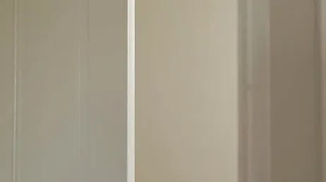 Su hermanastra no se puede dormir y necesita una polla para relajarse