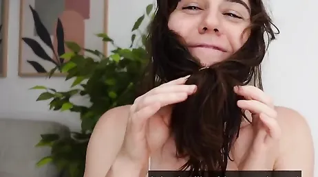 El curandero naturista le aplica una nueva terapia para reducirle el estres