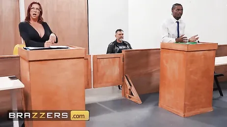 La jueza les condena a follar delante suya y a hacerlo analmente