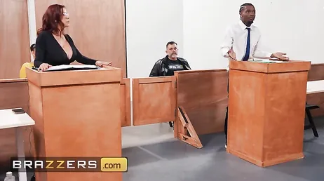 La jueza les condena a follar delante suya y a hacerlo analmente