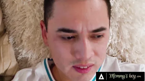 La madre de su novia está super guapa hoy con esas tetas y esas piernas