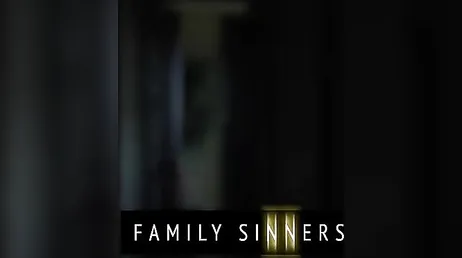 El padrastro le clava la polla hasta el fondo y ella se muere de placer