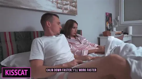 Caliente pareja amateur se buscan constantemente para pajearse y follar