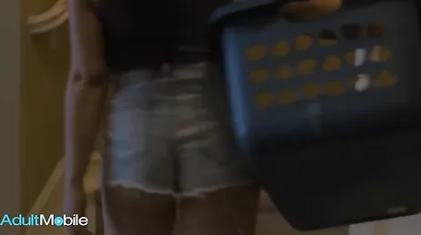 Pero qué haces robando mis tangas, maldito guarro? te vas a enterar ahora ... !!