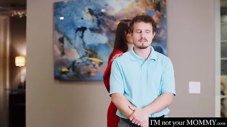 Su madrastra es una mamadora de polla increible: y tiene ganas de hacerlo !!