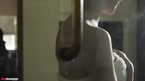 Hans undergivna flickvän älskar att bli dominerad och knullad oavbrutet.