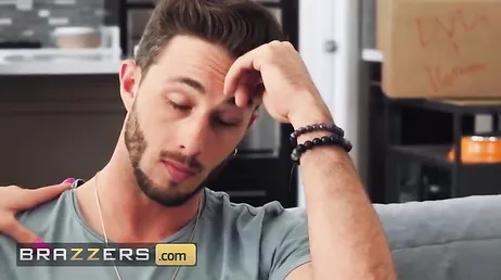 Venga anda, déjame que cabalgue tu polla que mi hija no se va a enterar