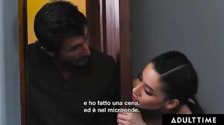 El padre de mi novia me acaba de pillar desnuda ... qué verguenza
